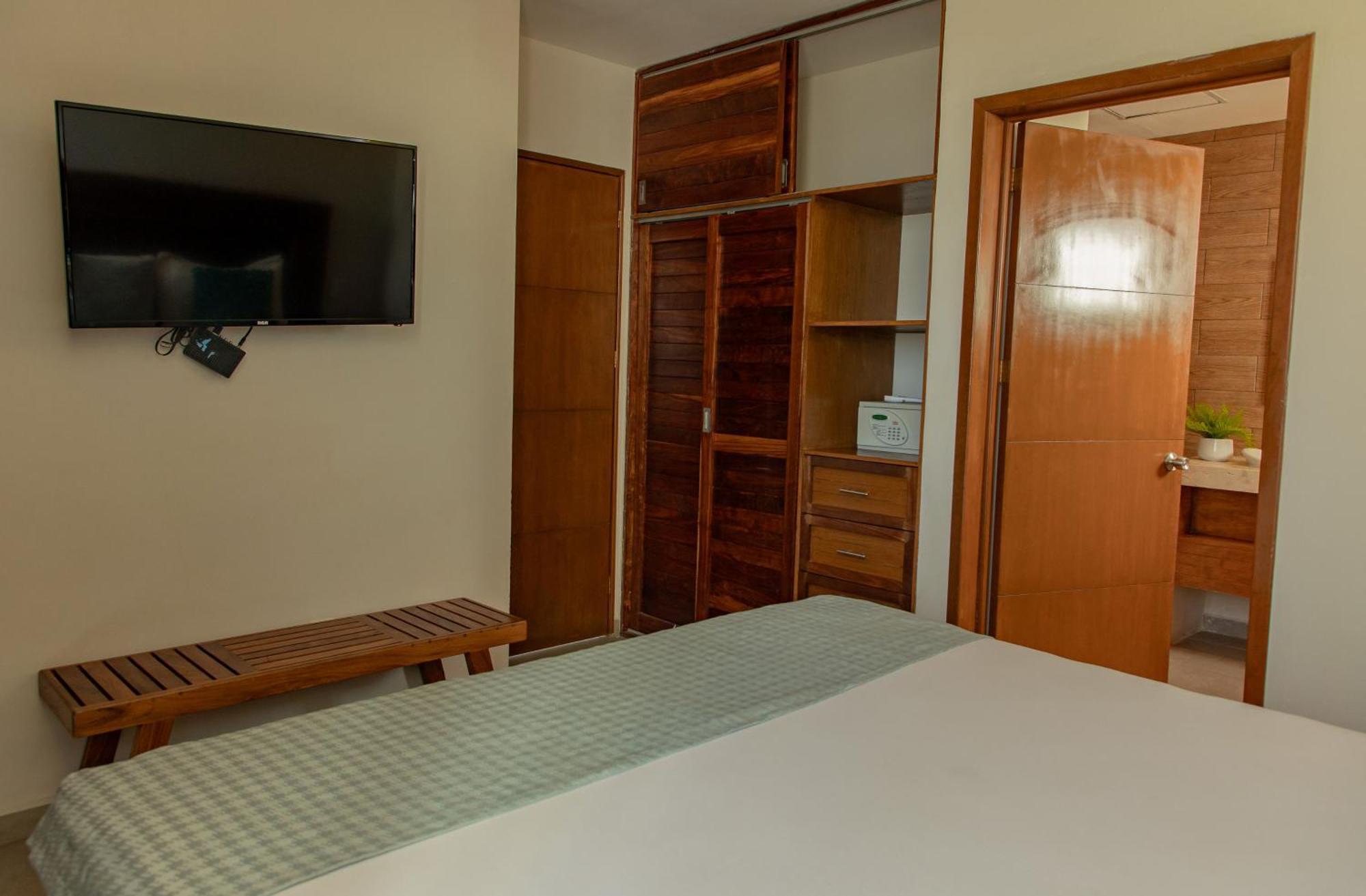 Aquastar Hotel & Apartments 마아우알 외부 사진