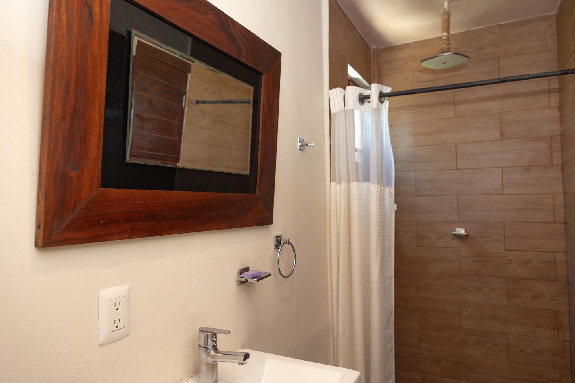Aquastar Hotel & Apartments 마아우알 외부 사진