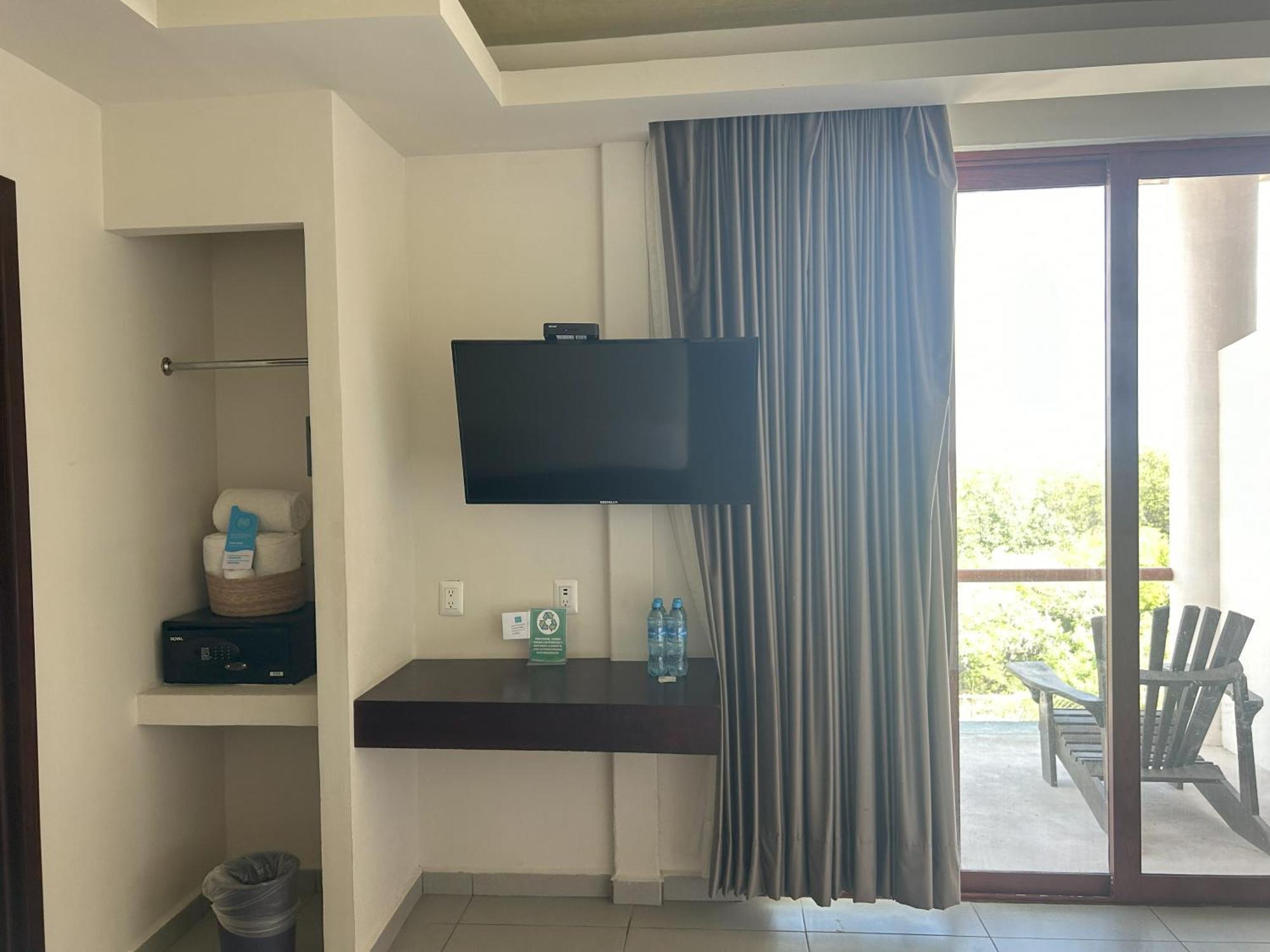 Aquastar Hotel & Apartments 마아우알 외부 사진