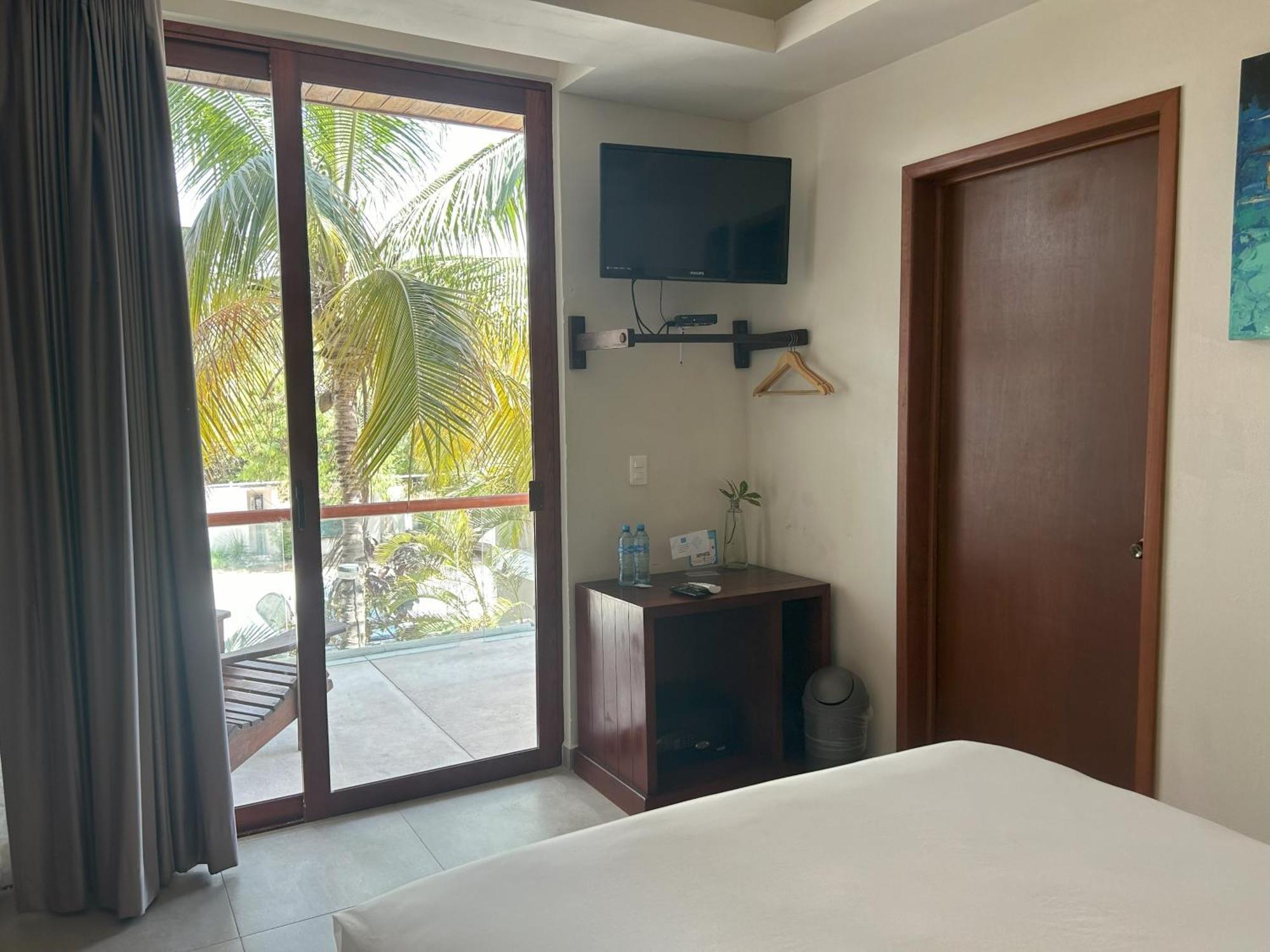 Aquastar Hotel & Apartments 마아우알 외부 사진